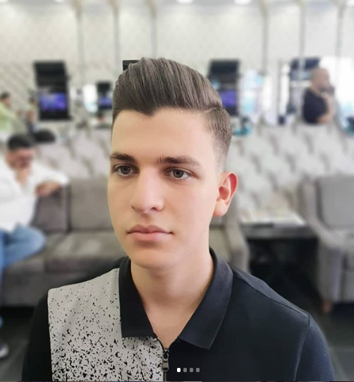 Pompadour kesim — Bay Berber Official işçiliği